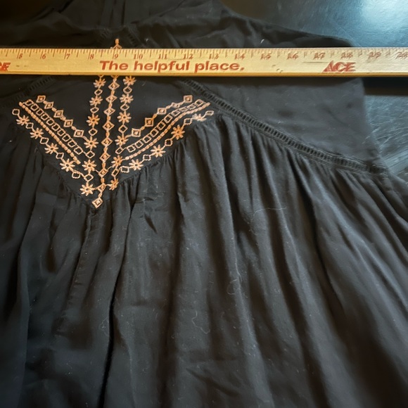 Umgee embroided dressy tank. - Picture 6 of 6